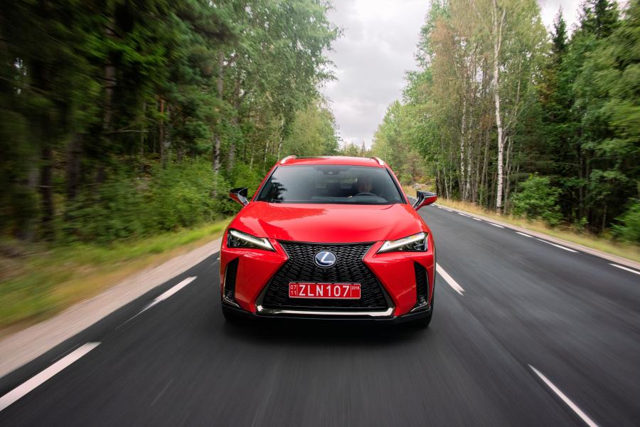  Lexus UX250h F-Sport 2018 года  (WW) (фото 19 из 46)
